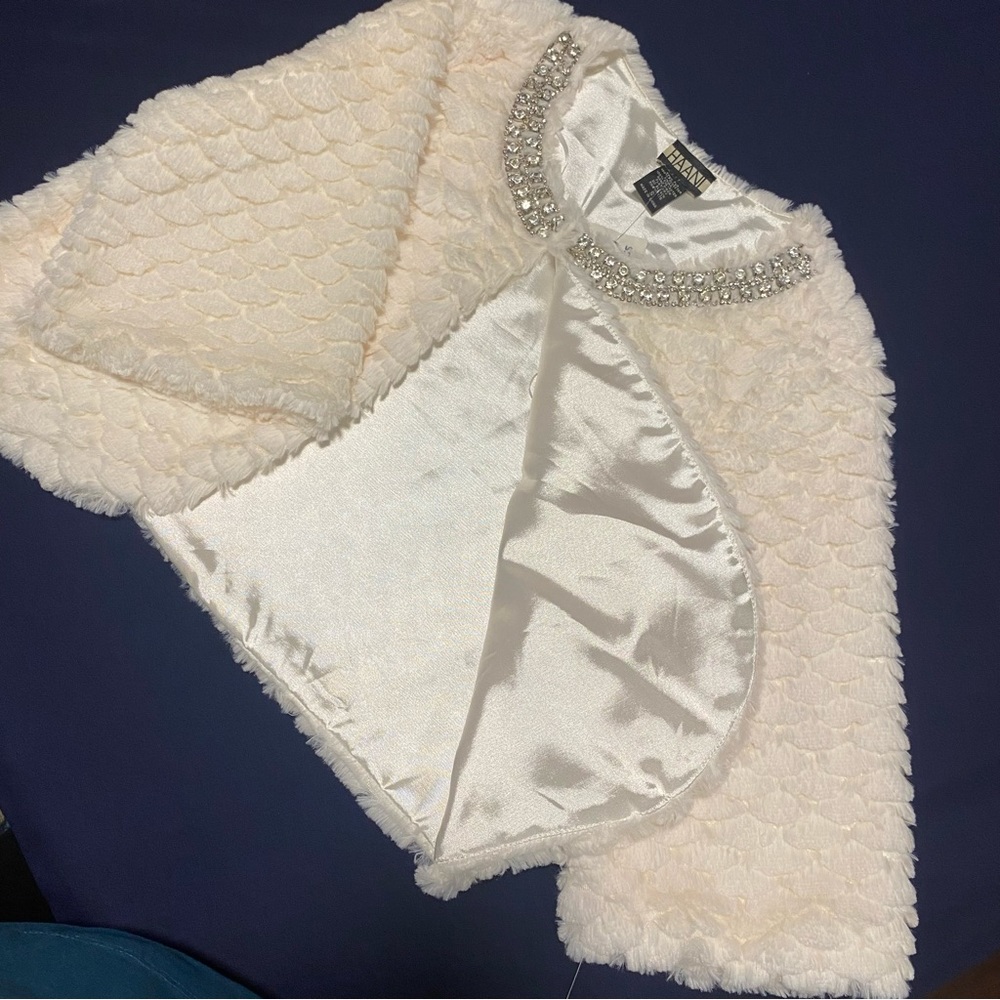 Haani Faux Fur White with rhinestones cropped jacket size small elegant.